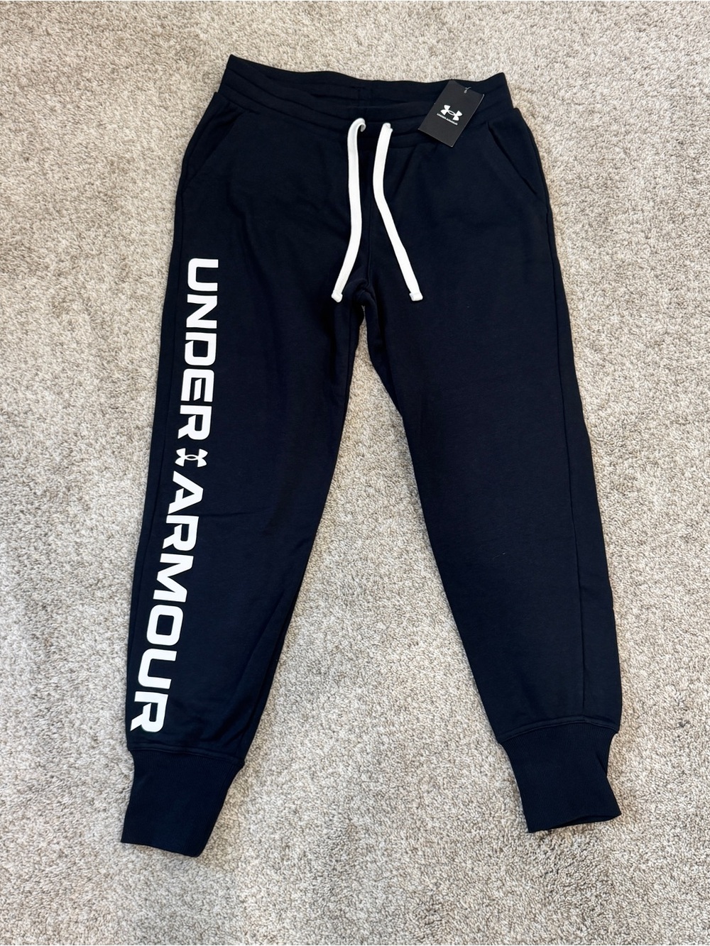 NWT Under Armour Rival Fleece Graphic Joggers Medium